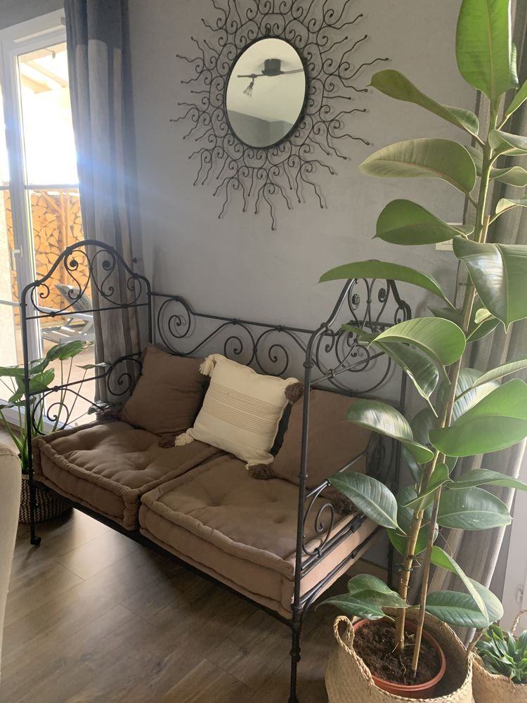 Banc en fer  et m�le   et  meuble biblioth�que et fauteuil 25 Gex (01)