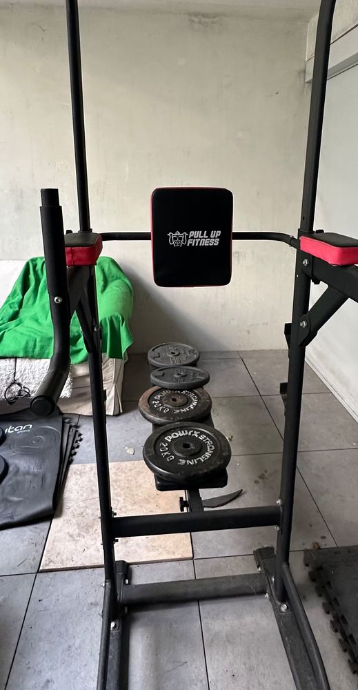 Banc de musculation avec 4 poids en fonte 2 10kg et 2 20kg 120 Marseille 4 (13)