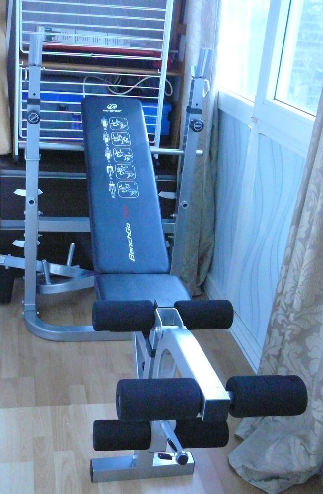 Banc de musculation pliable + accessoires en Tr�s bon �tat 70 Cr�teil (94)