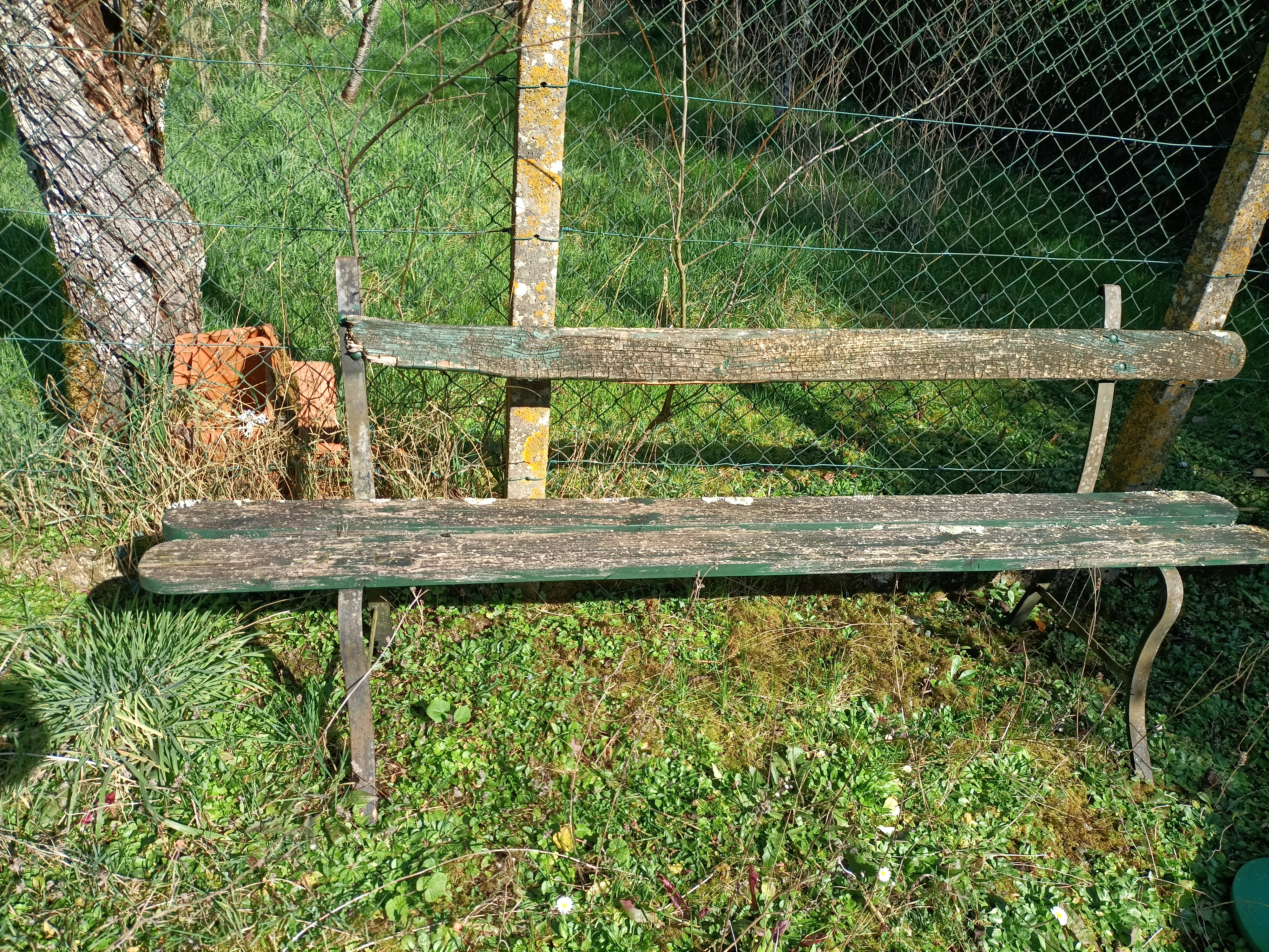 bancs, roues de charrette, lambourdes, lames bois et divers 0 Fontaine-le-Comte (86)