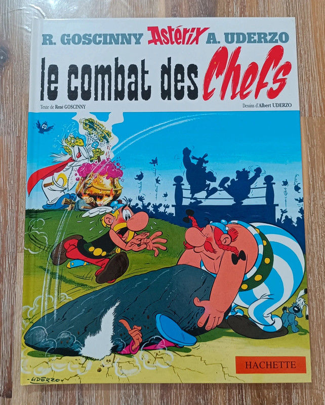 Bande dessin�e Ast�rix  Le Combat des Chefs  15 Montbrun (46)