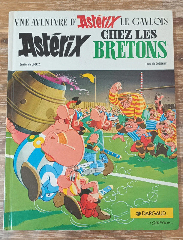 Bande dessin�e Ast�rix  Ast�rix chez les Bretons  14 Montbrun (46)