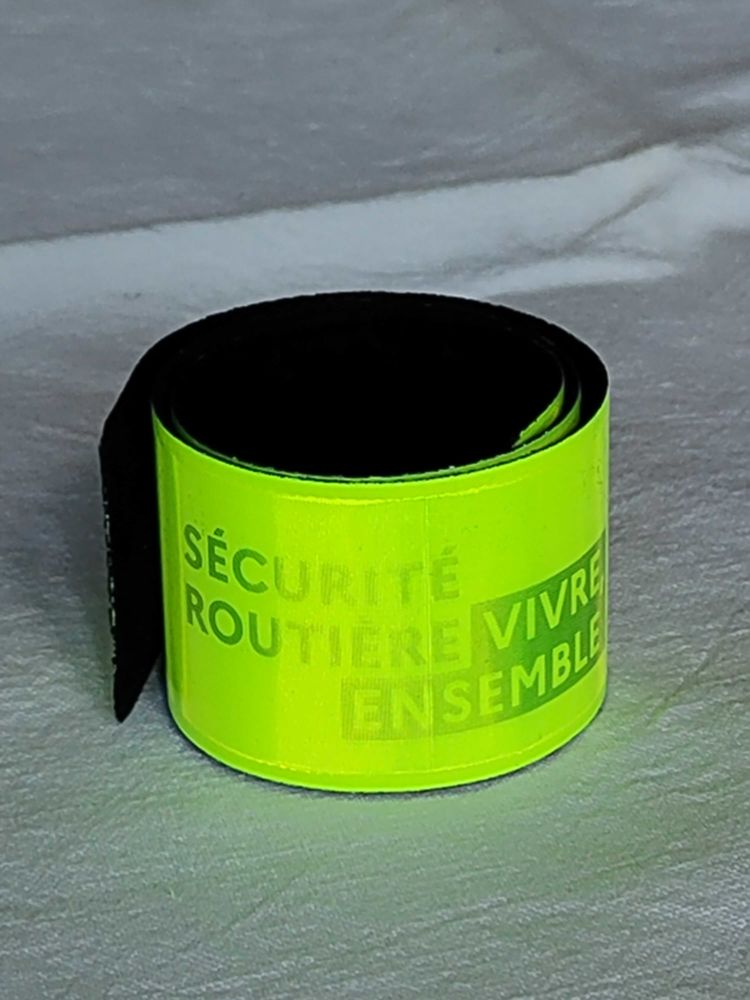 Bandeau fluo neuf pour poignet ou bras 1 Avermes (03)
