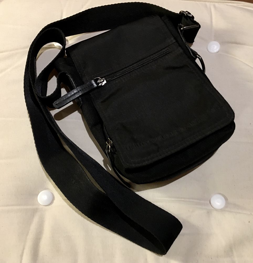 SAC bandouli�re BENETTON ; �TAT NEUF 20 L'Isle-Jourdain (32)