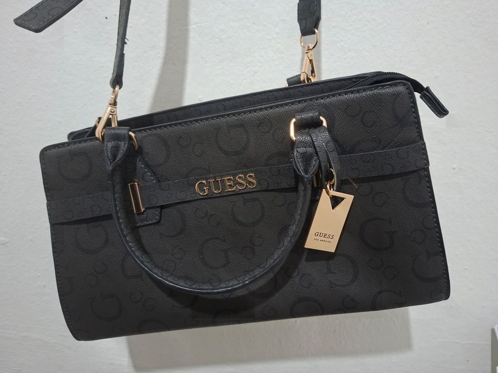 Sac bandouli�re - GUESS 120 Lamentin (97)