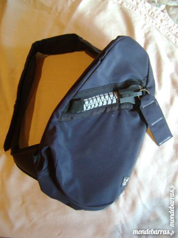 Sac � bandouli�re � scratch. 4 Cluses (74)