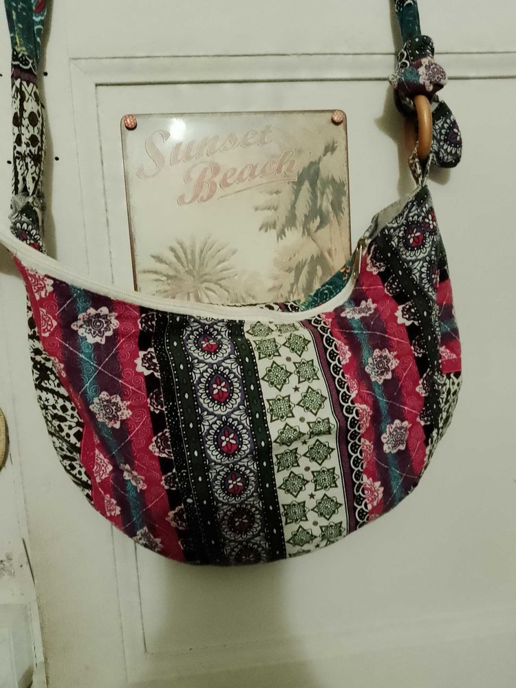 sac �  bandouli�re en tissu multicolore neuf. 12 Carqueiranne (83)