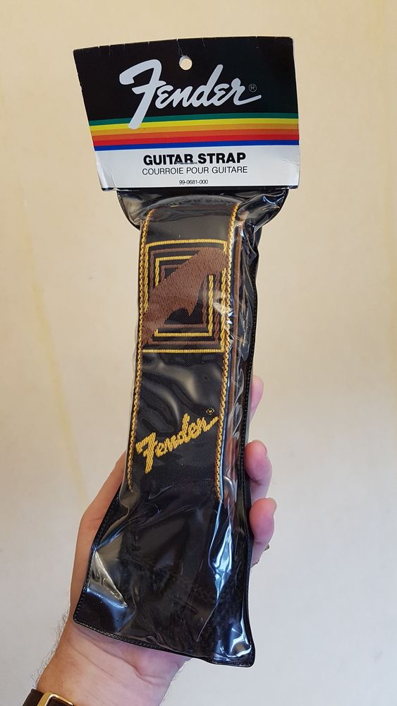 Bandouliere Vintage FENDER Orginale 80 Pierre-B�nite (69)