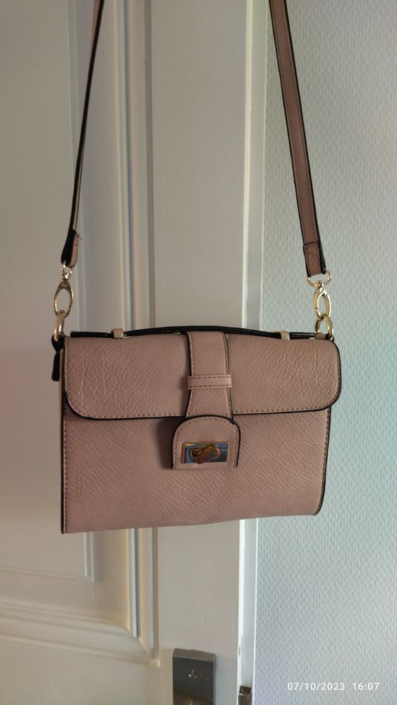 Sac bandouli�re 10 Ostricourt (59)
