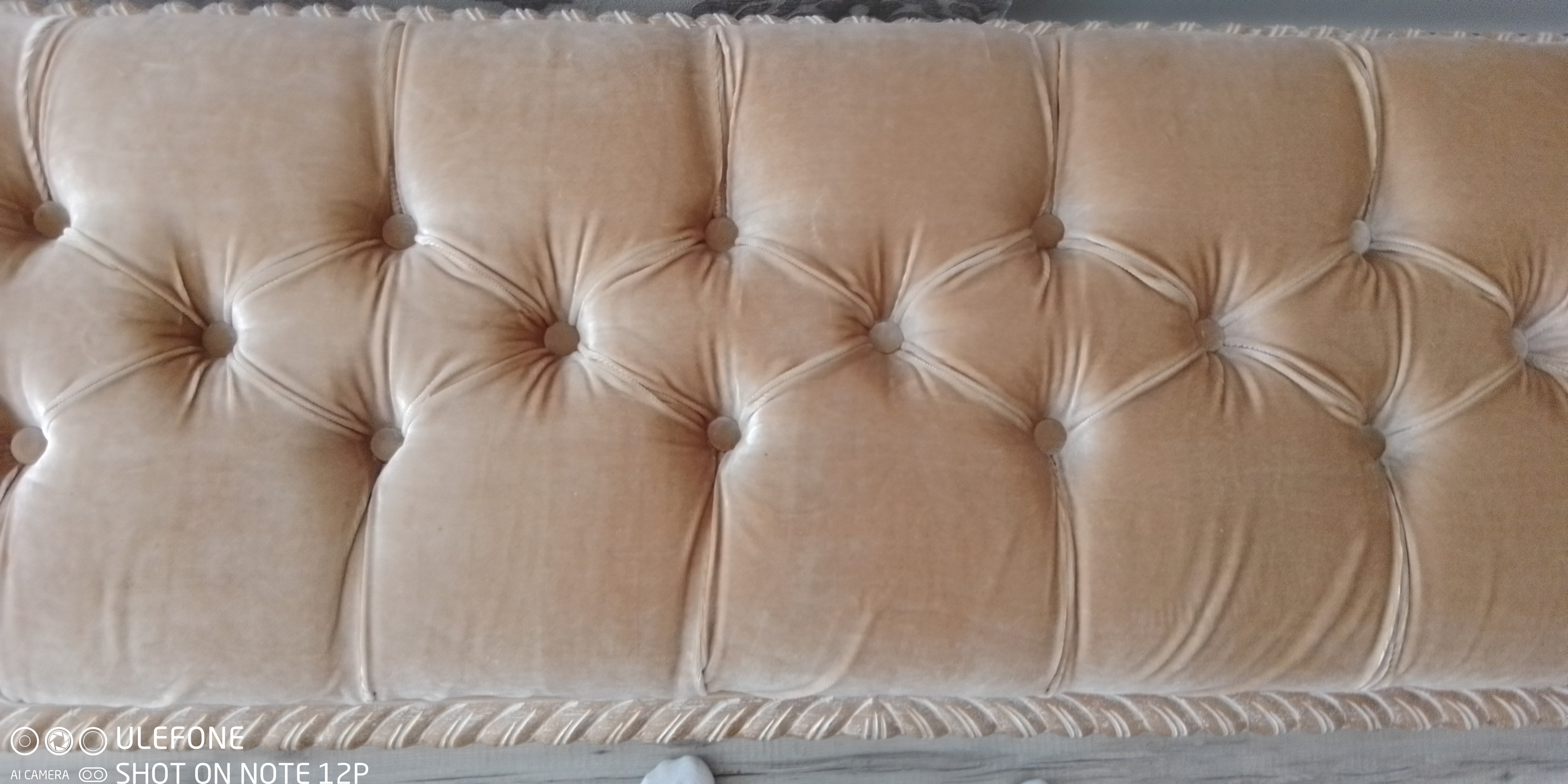 Banquette de lit bois massif c�rus� 750 Paris 17 (75)