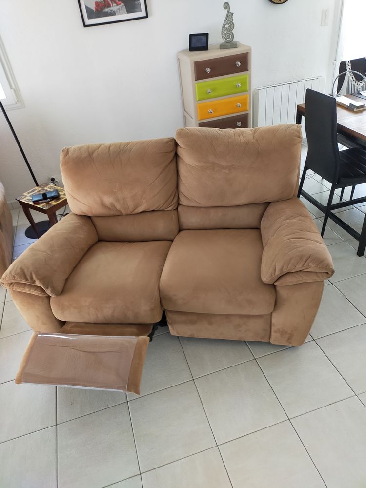 Banquette deux places couleur daim 150 Solli�s-Pont (83)