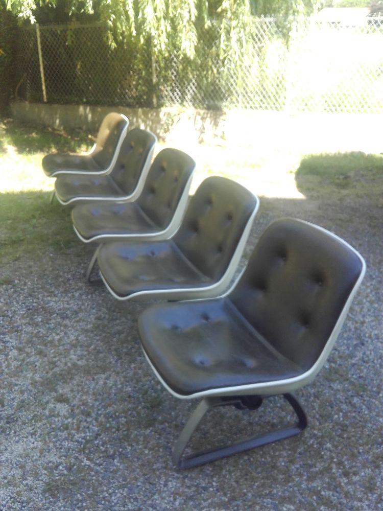 Banquette salle d attente en cuir. 350 Mane (31)