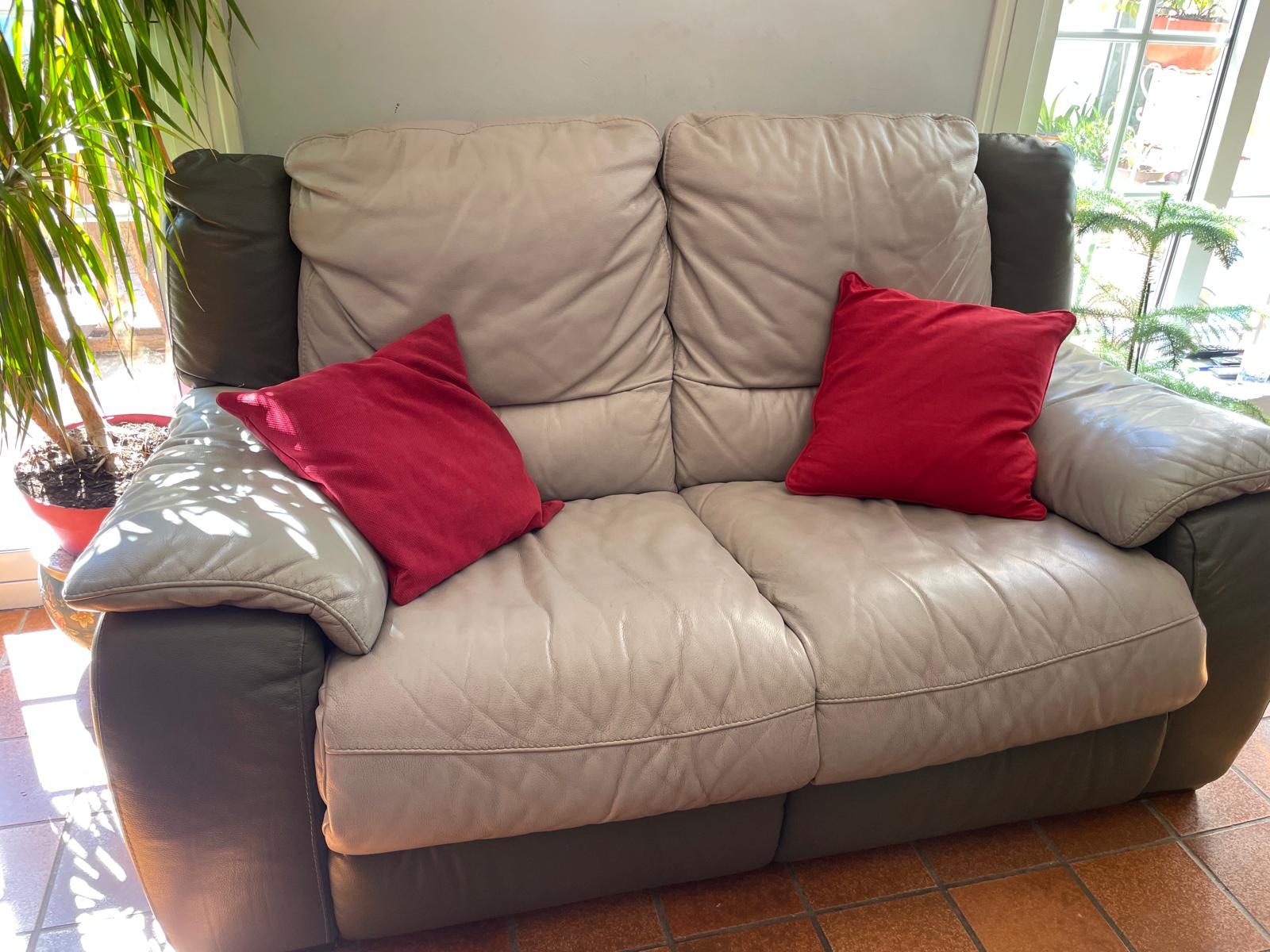  banquettes en cuir 250 Six-Fours-les-Plages (83)