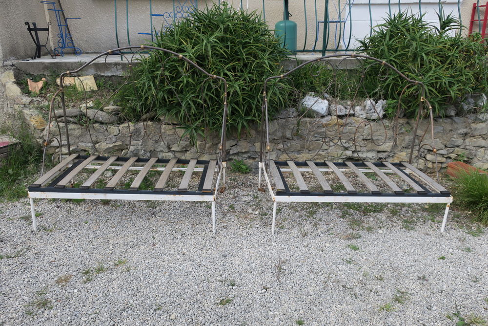 2 banquettes de jardin ou int�rieur en fer forg�e 300 Courry (30)