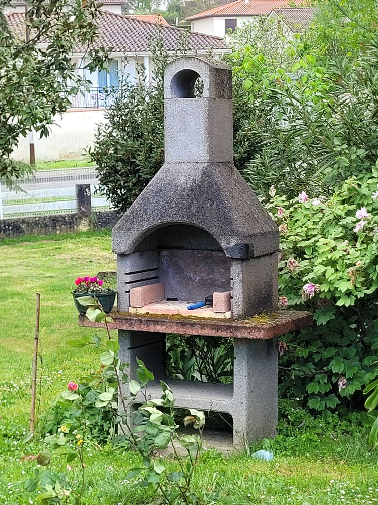 Barbecue en b�ton 200 Vic-Fezensac (32)