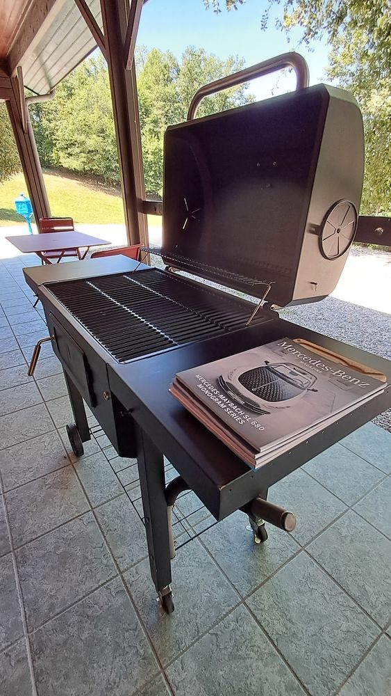 Barbecue  CHAR BROIL  enti�rement NEUF 330 Argentat (19)