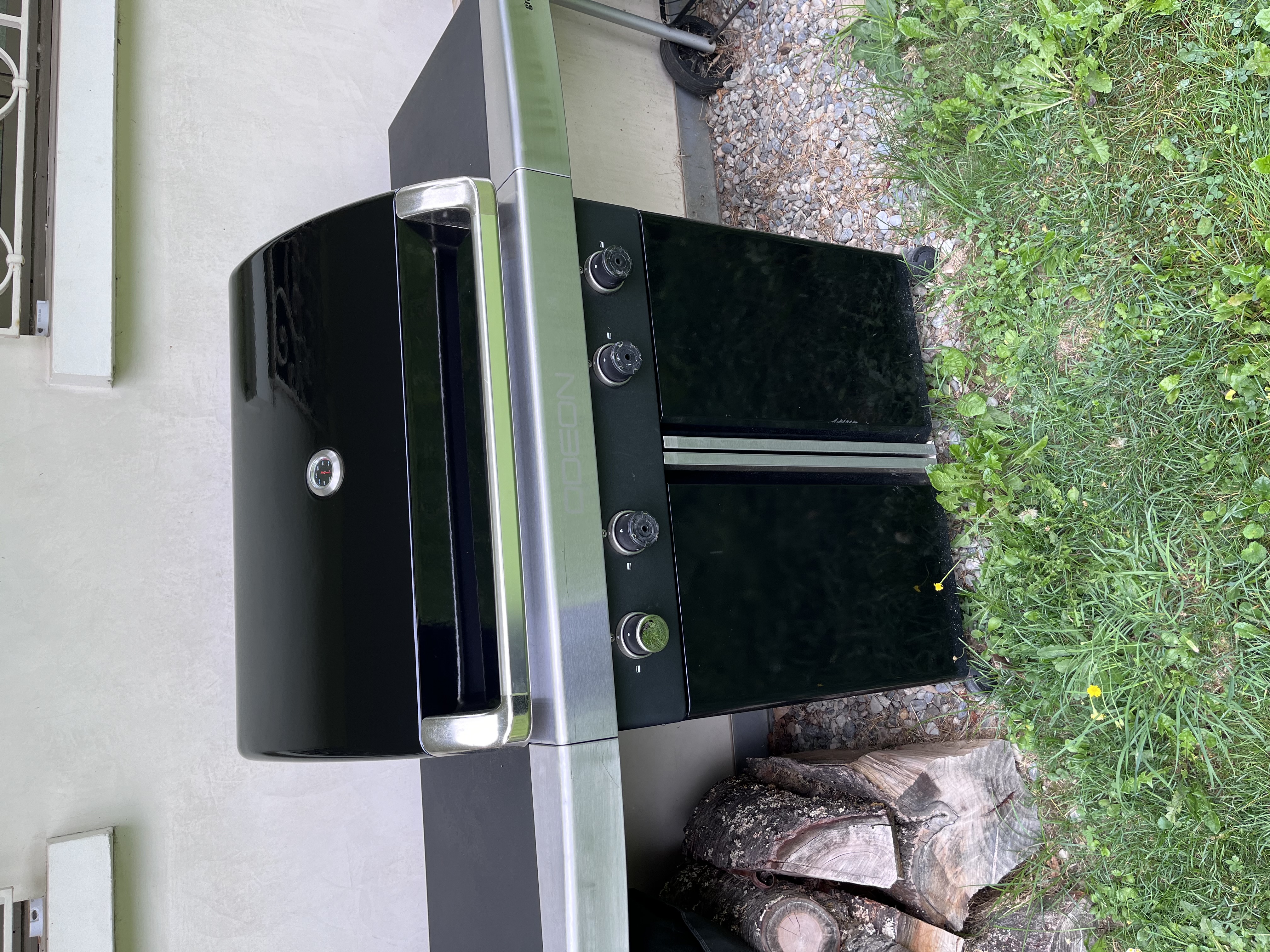 Le barbecue � gaz GrandHall Odeon 32 0 Saint-Cergues (74)