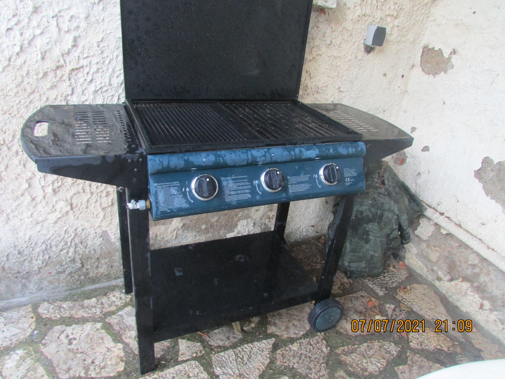 barbecue ,plancha, � gaz 40 Noves (13)