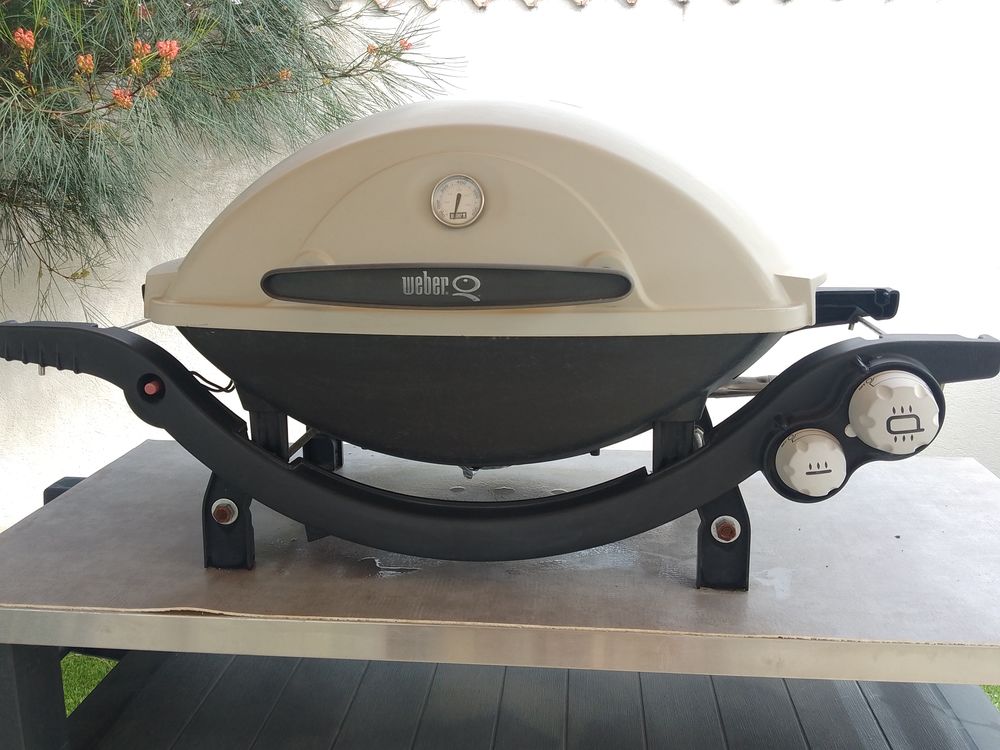 barbecue WEBER � gaz Q300 200 Le Muy (83)