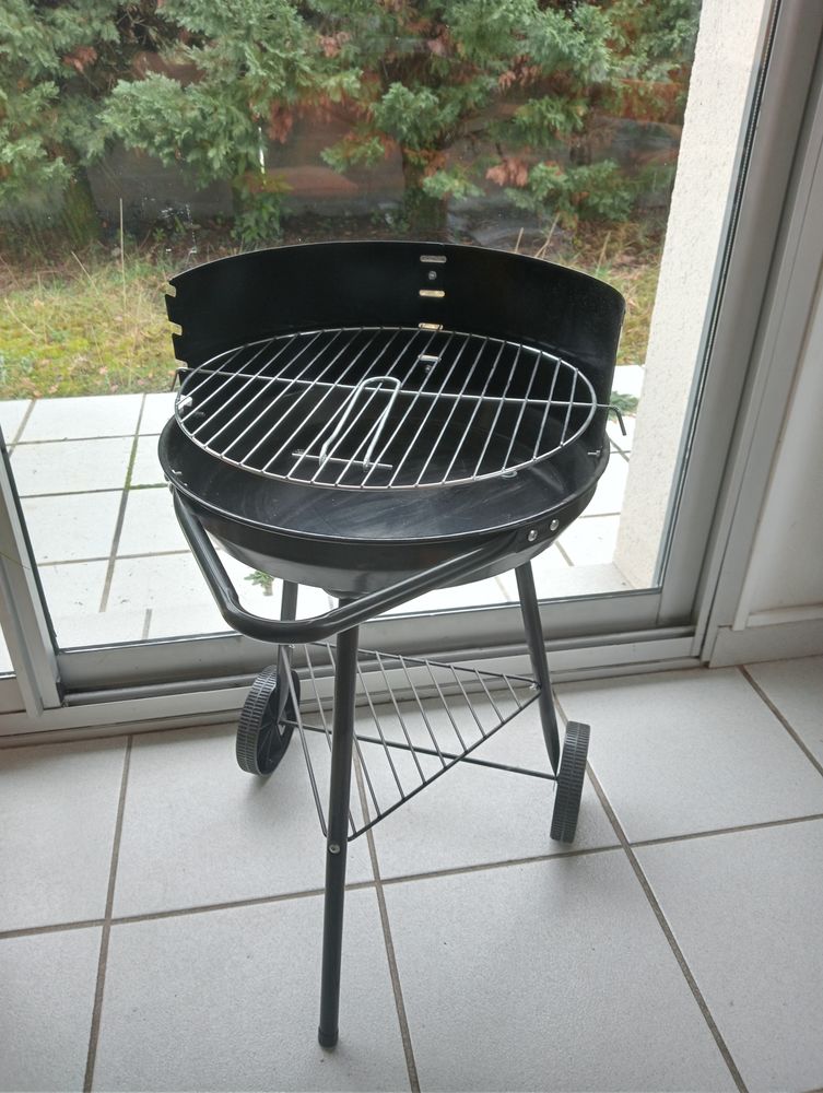 BARBECUE 25 Andernos-les-Bains (33)