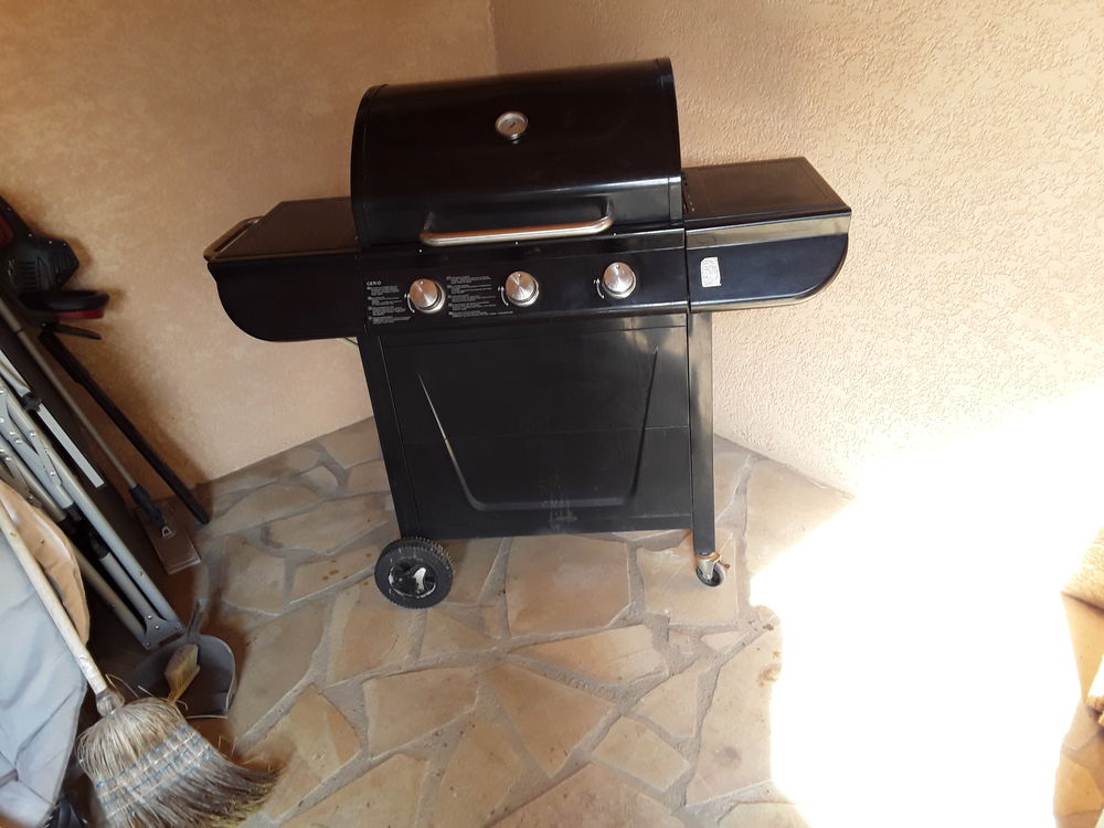 Barbecue � gaz 3030170 Saint-Hippolyte-du-Fort (30)
