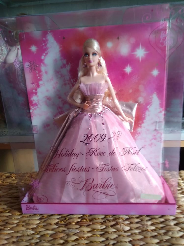Barbie - Collector edition No�l 2009
130 Plougonven (29)