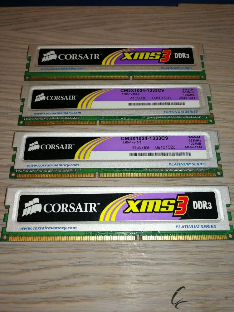 4 x barettes de m�moire Ram Corsair XMS3 DDR3 / 1024MB 25 Toulon (83)