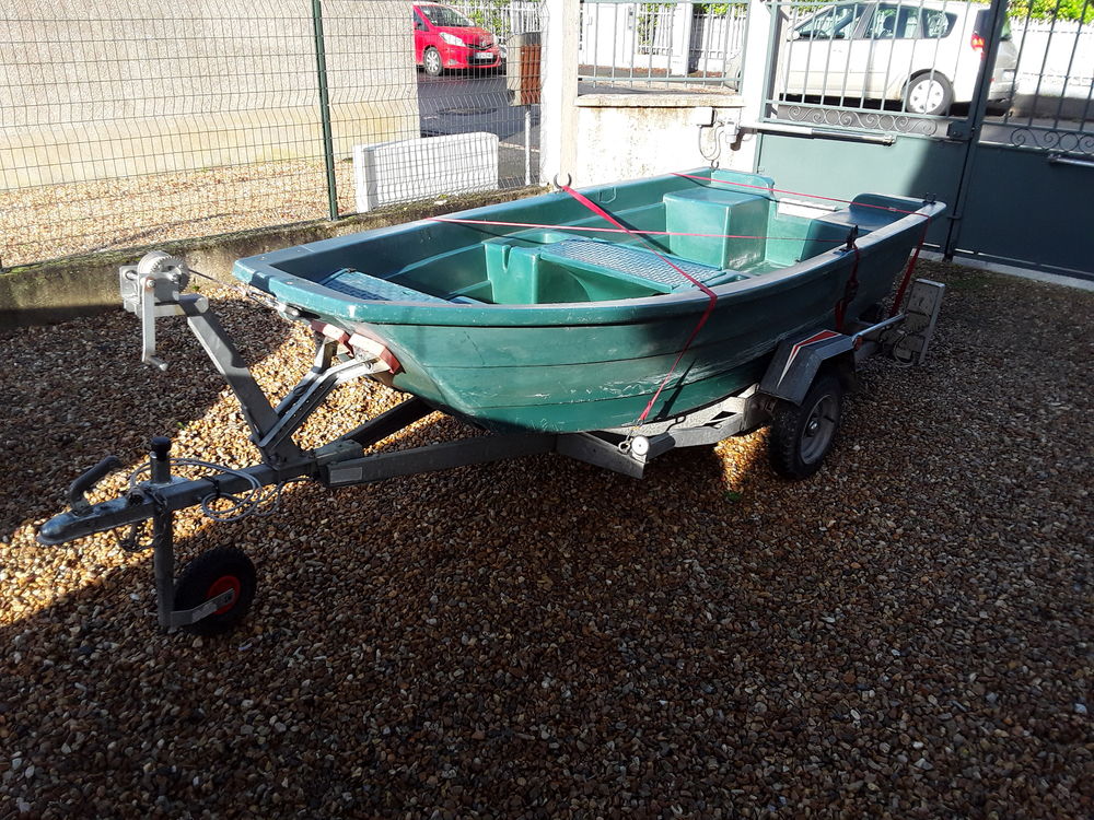 Barque de p�che Armor 320 + remorque 750 Tours (37)