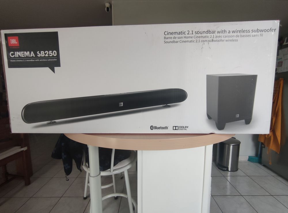 barre de son JBL + caisson 100 La Ville-aux-Bois-l�s-Pontavert (02)