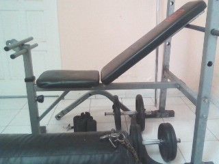 -BARRE -HALTERES -SAC DE FRAPPE - BANC DE MUSCULATION 200 Martinique (97)