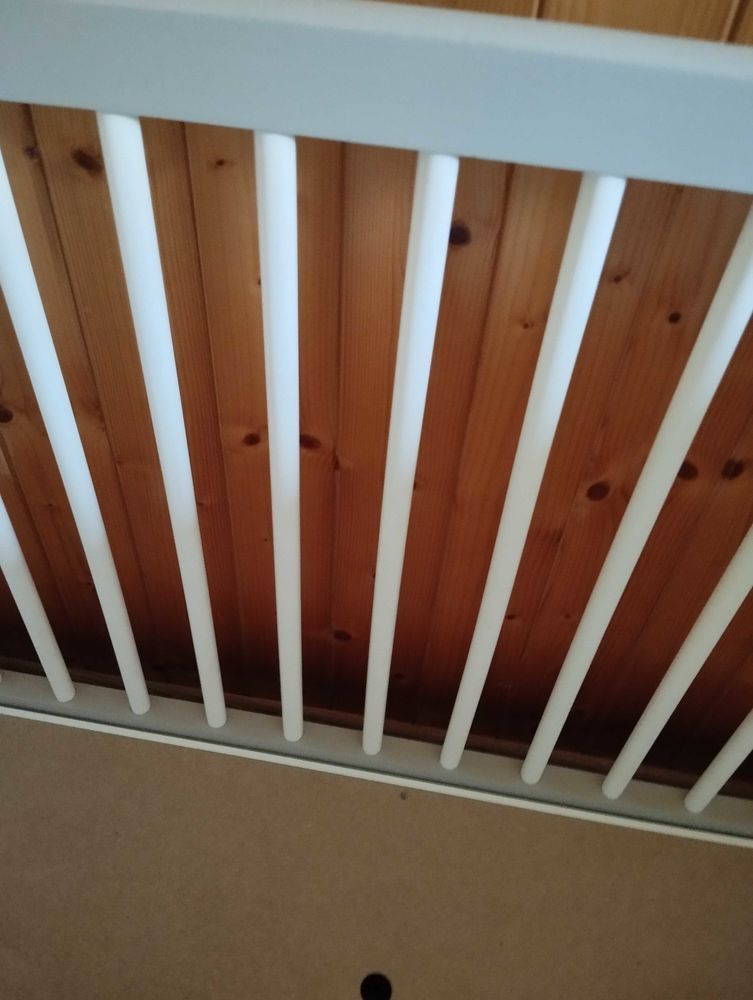 lit a barreaux blanc avec son matelas 75 Peuplingues (62)