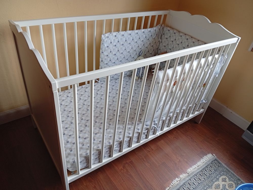 Lit � barreaux et �quipement b�b�. 270 Gaillac (81)