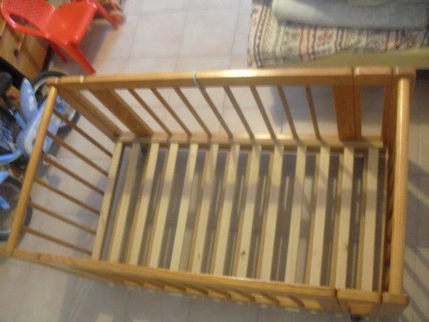 Lit � barreaux en pin 75 Toulon (83)