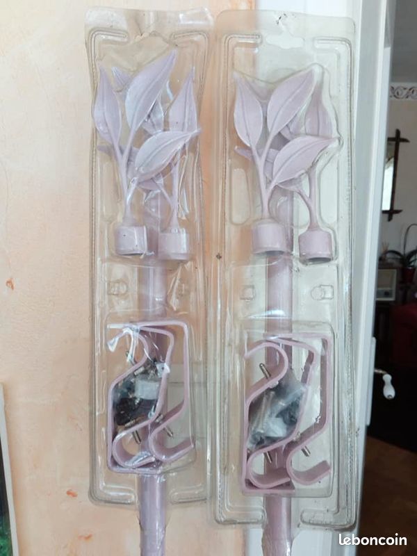  LOT DE 2 barres � rideaux neuves 10 Cluny (71)