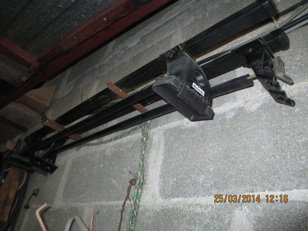 Barres de toit pour Citro�n Xarra 10 Saint-Vivien-de-Blaye (33)