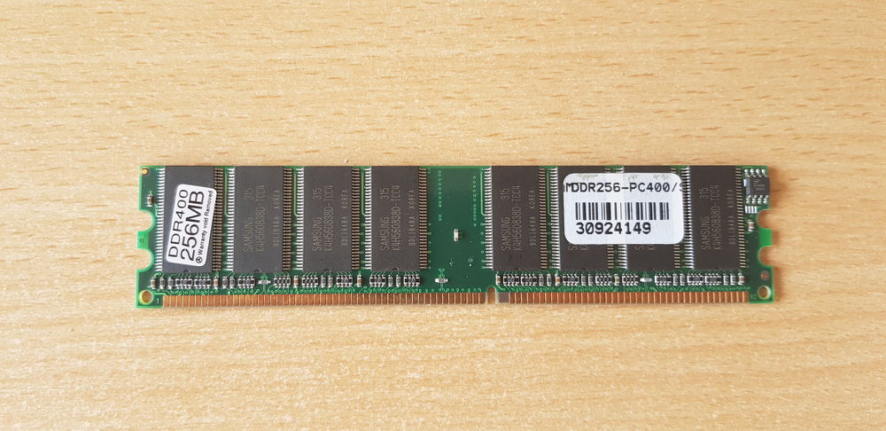 Barrette M�moire memoire ram pqi DDR400 256Mo / 256Mb PC400 8 Carnon Plage (34)