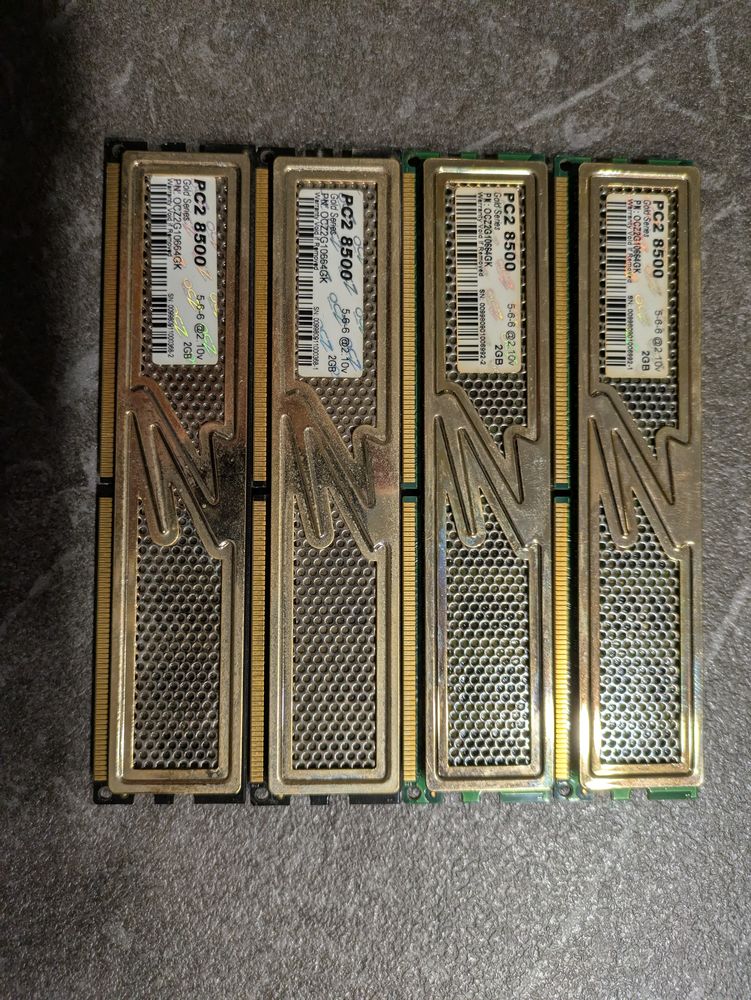 Barrettes m�moires de 2 GB 40 Pomport (24)