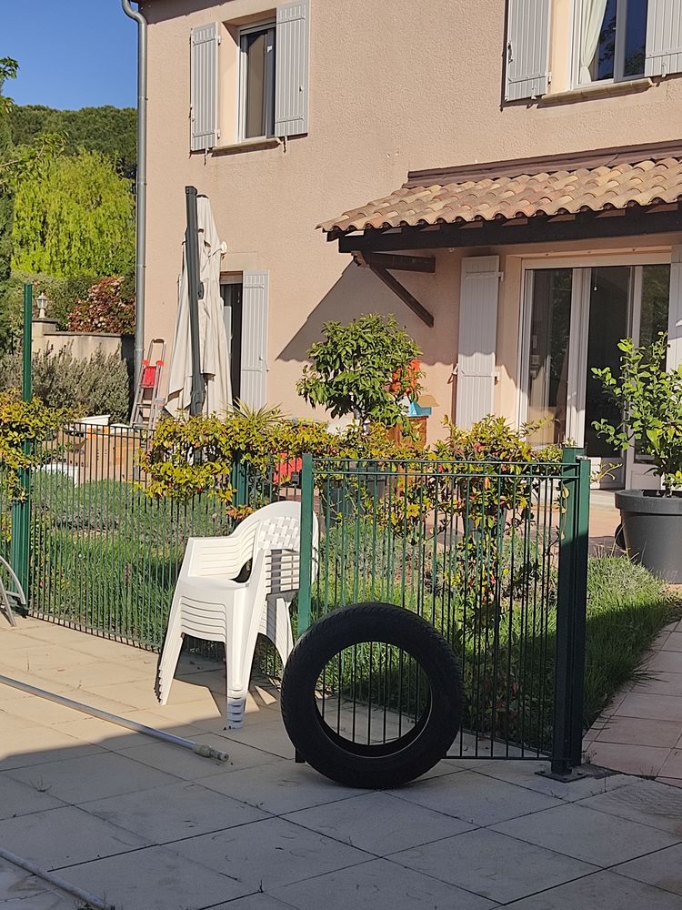 Barriere de protection de piscine . 450 Chamaret (26)
