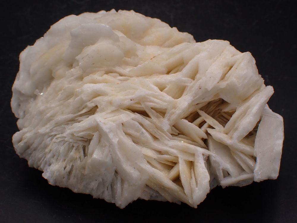 Baryte blanche cr�t�e Mine de Baugis Saint-Bresson Gard 49 Bertrichamps (54)
