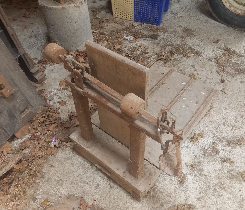 Bascule de ferme ( servait � peser les cocos de Paimpol) 0 Pl�h�del (22)