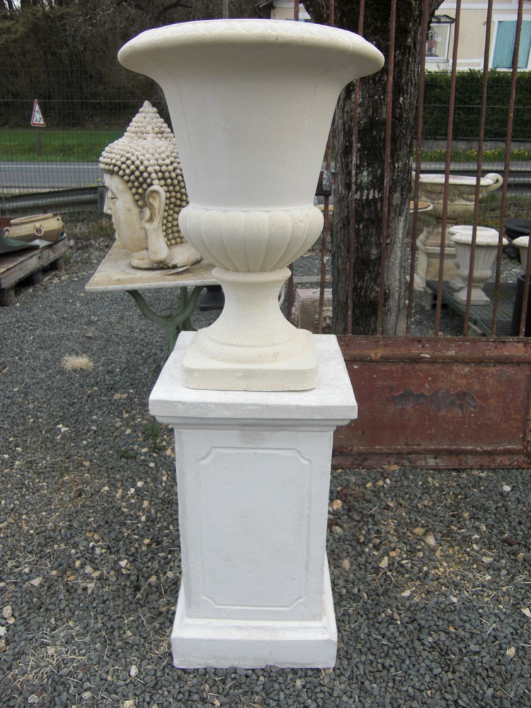 Base pour vase, statue en pierre 220 Ch�teau-l'�v�que (24)