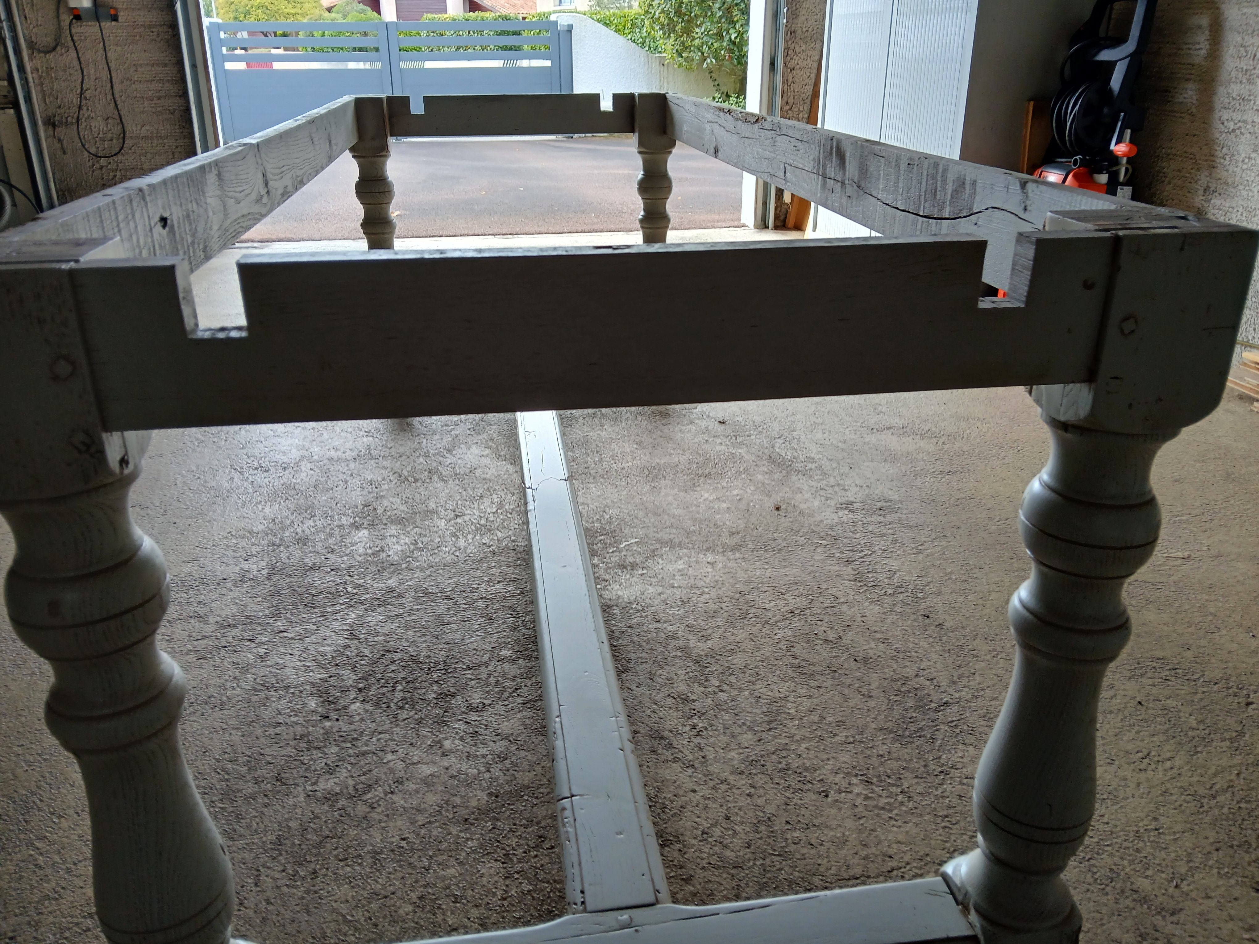 BASE DE TABLE bois ch�ne massif avec pieds tourn�s 25 Gradignan (33)