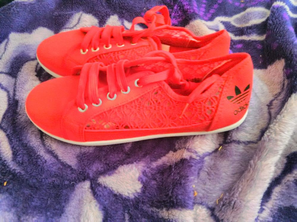 basket adidas achet� 20euros 10 Valenciennes (59)