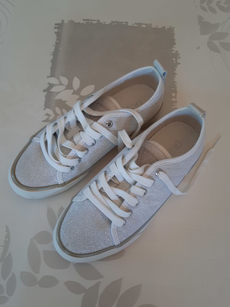 BASKET BASSE GUESS 20 Jassans-Riottier (01)