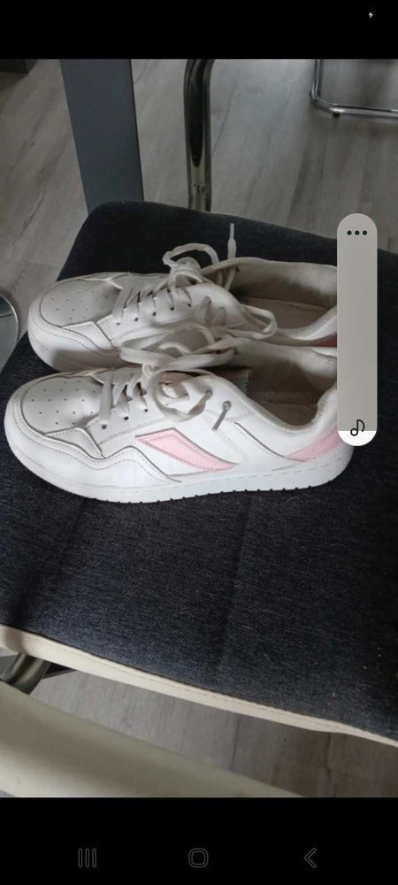 basket blanche thousand fell supercircle avec liser� rose clair pointure 38 10 Estaires (59)