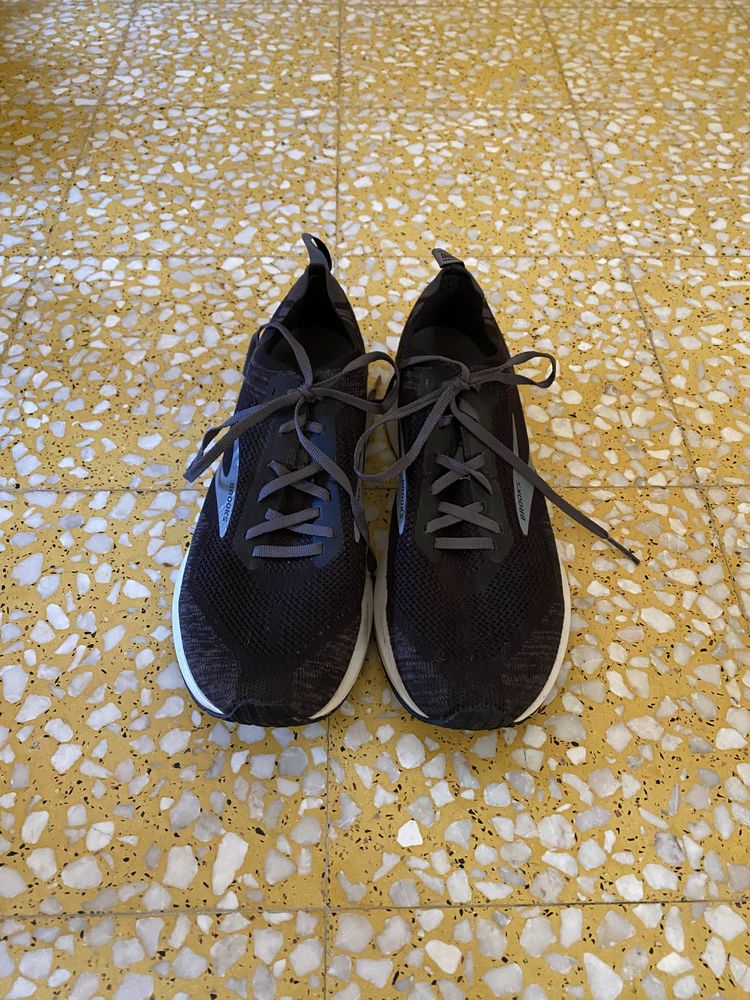 Basket Brooks levitate / baskets de running 70 Lunel (34)