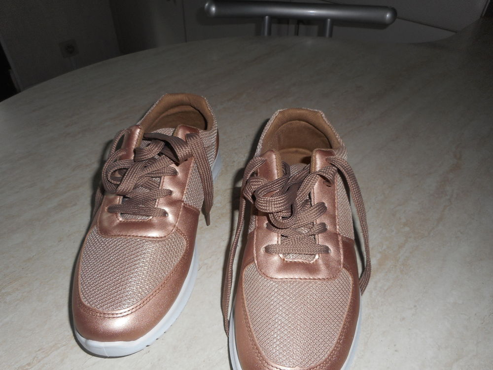 basket femme neuve pointure 38 10 �vian-les-Bains (74)