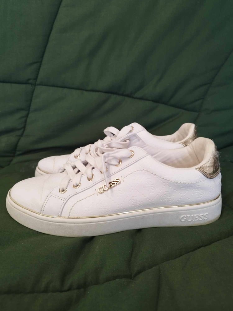 Basket Guess femme pointure 41 50 Montbrison (42)