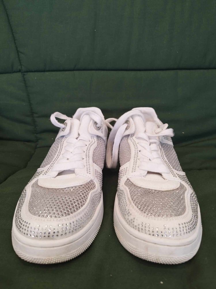 Basket Guess femme pointure 41 50 Montbrison (42)