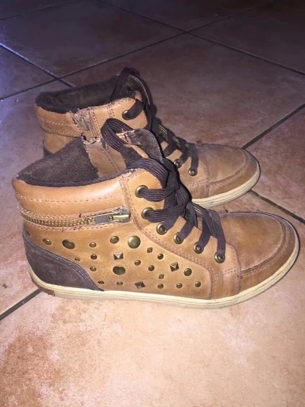 Basket Lovely Skulls P35 en tbe � 8 euros 8 Laura�t (32)